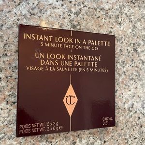 NWT Instant Look in a Palette—Smokey Eye Beauty